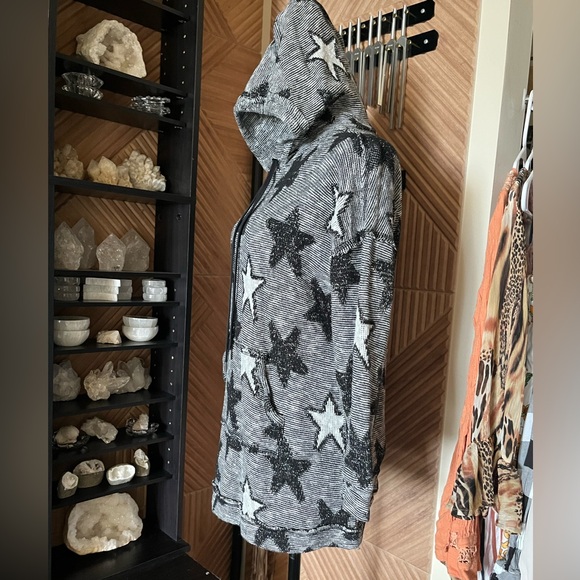 Fun & Funky Splendid Hoodie Front Pockets with Silver, Black, Grey White Stars - Picture 2 of 6